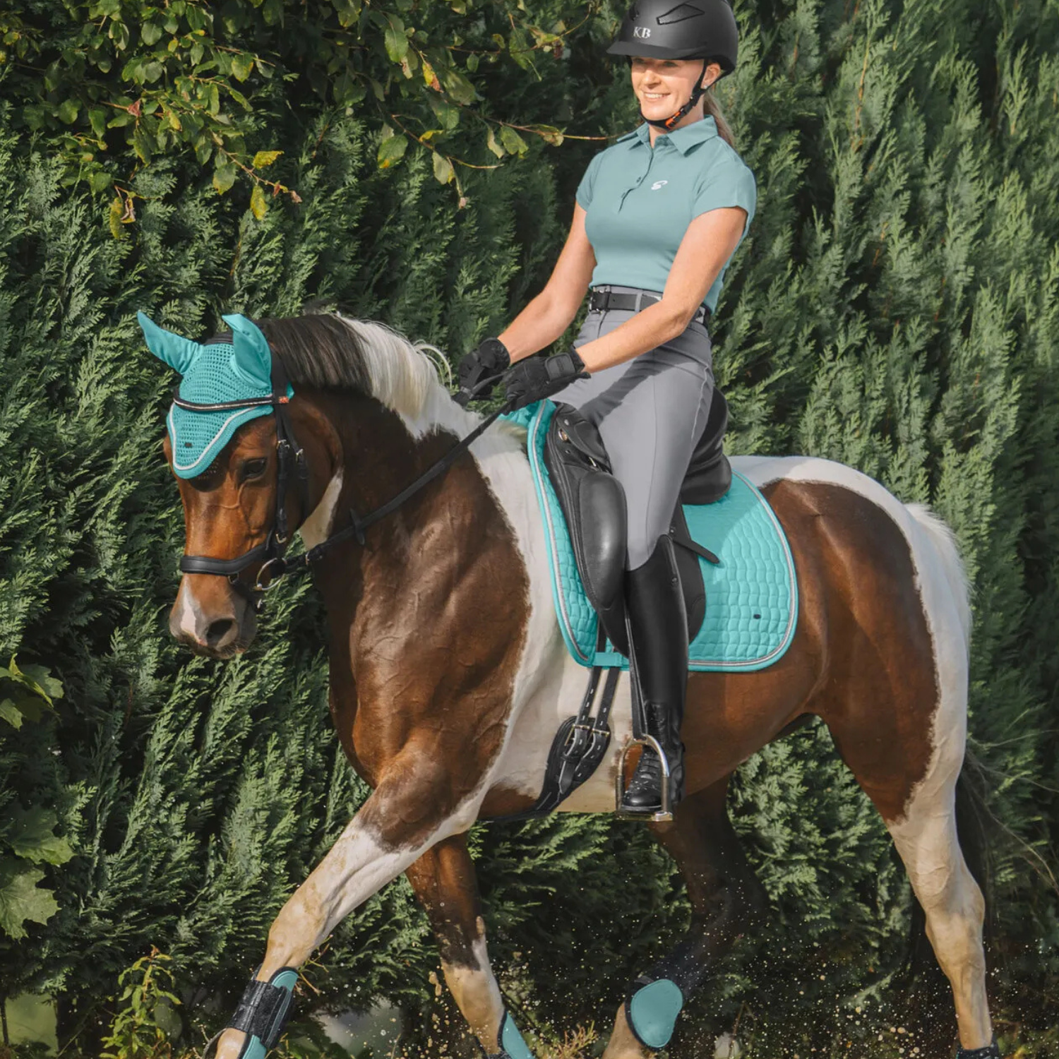 Niels | Vormvast katoenen zadeldek met dubbele glanzende koordbies - Saddle Pad