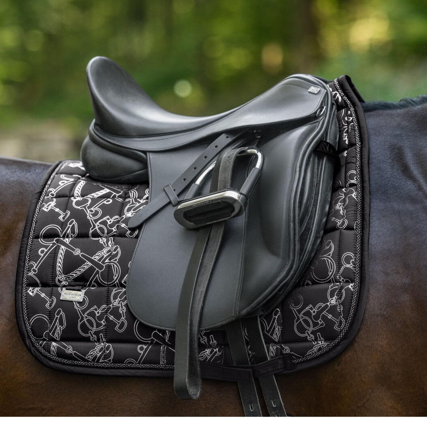 Noah | Signature zadeldek met bitprint en glanzende afwerking - Saddle Pad